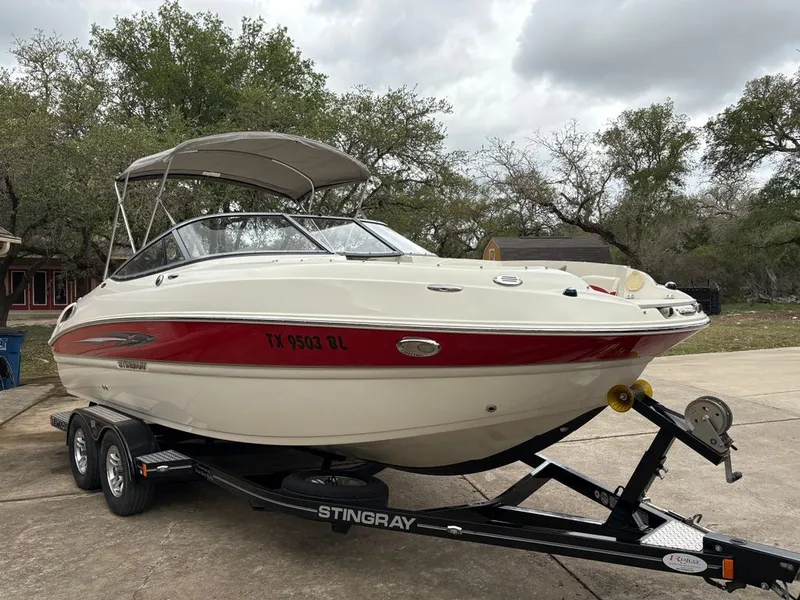 Slide: The Image of Stingray 215 LR 2011 - 9