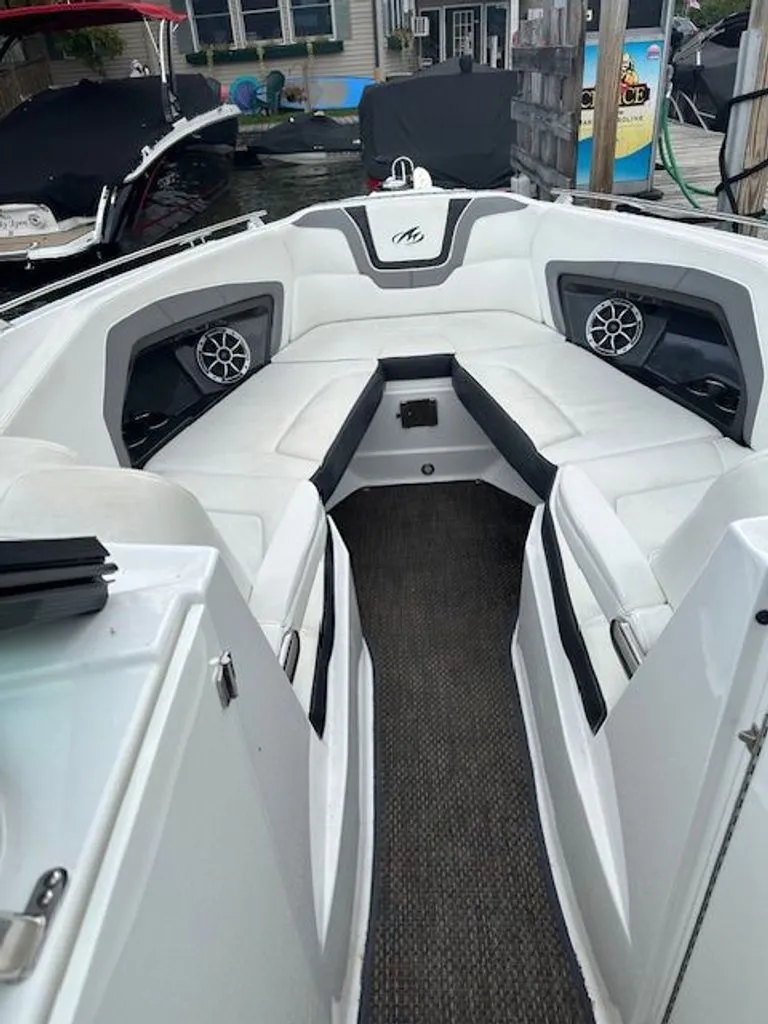 Slide: The Image of Monterey 298SS Super Sport 2017 - 10