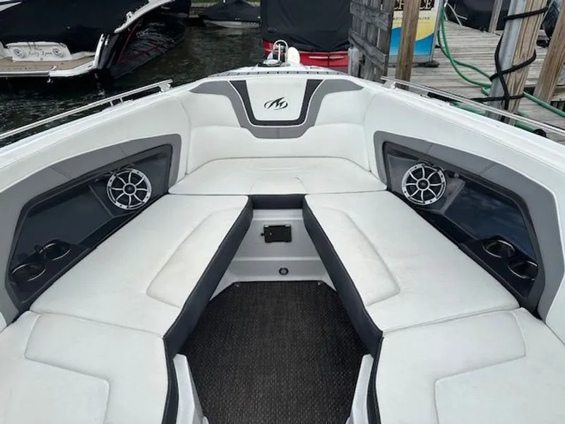 Slide: The Image of Monterey 298SS Super Sport 2017 - 9