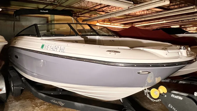 Slide: The Image of Sea Ray SPX 230 2021 - 0