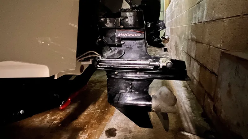 Slide: The Image of Sea Ray SPX 230 2021 - 21