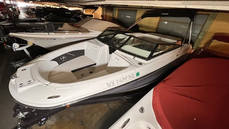 Slide: The Image of Sea Ray SPX 230 2021 - 3