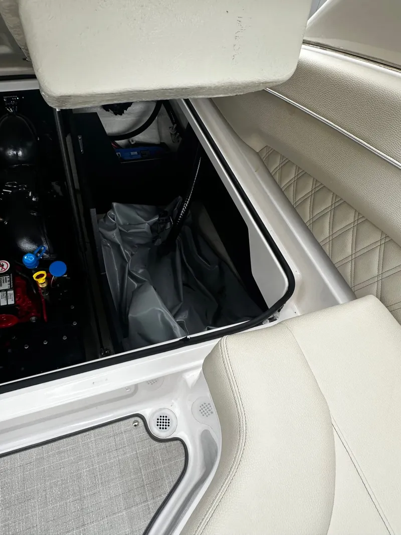 Slide: The Image of Regal LS4 Surf 2020 - 15