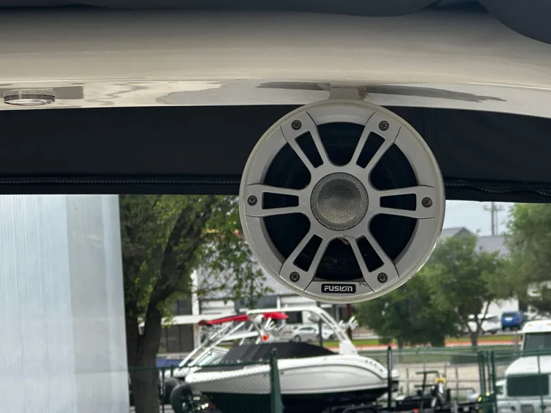 Slide: The Image of Regal LS4 Surf 2020 - 17