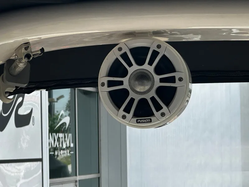 Slide: The Image of Regal LS4 Surf 2020 - 18