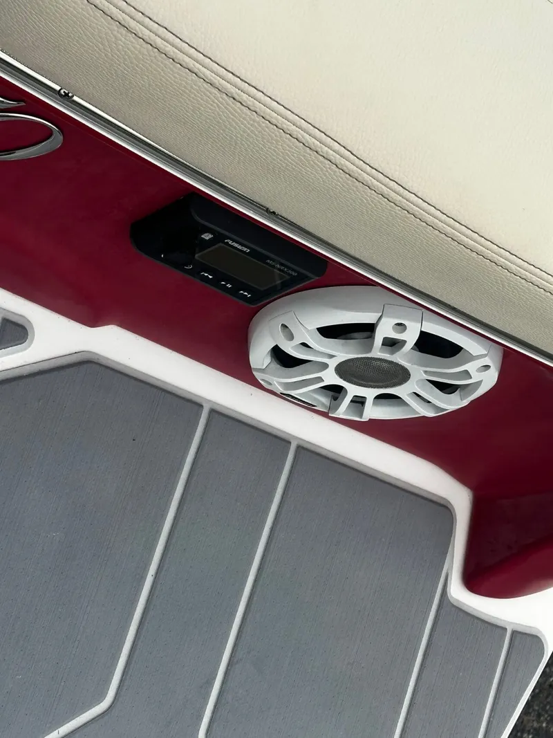 Slide: The Image of Regal LS4 Surf 2020 - 20