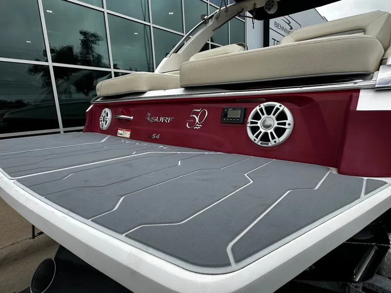 Slide: The Image of Regal LS4 Surf 2020 - 26