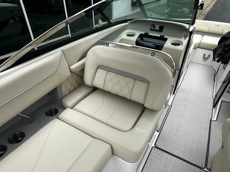 Slide: The Image of Regal LS4 Surf 2020 - 9