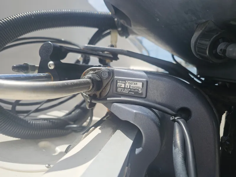 Slide: The Image of Sea Hunt Escape 220 2006 - 5