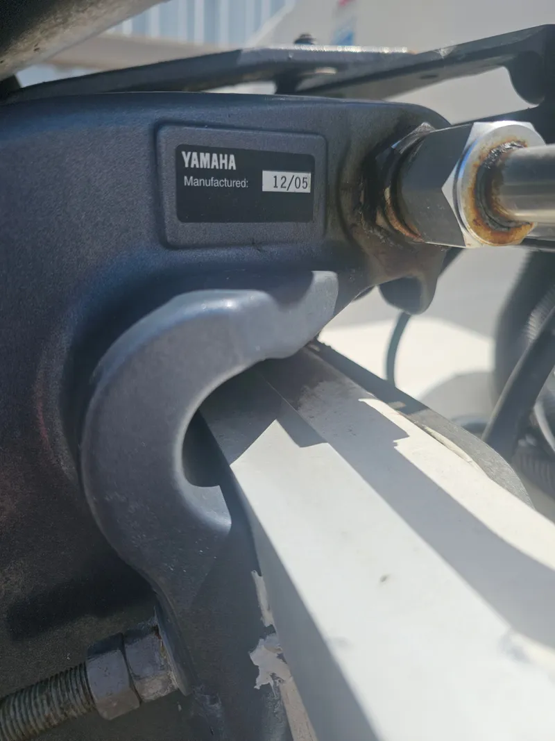 Slide: The Image of Sea Hunt Escape 220 2006 - 7