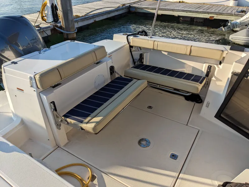 Slide: The Image of Ranger Tug R-27 Northwest Edition 2021 - 12