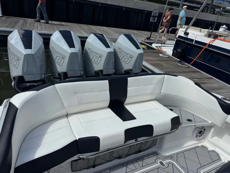 Slide: The Image of Nor-Tech 390 Sport 2025 - 14