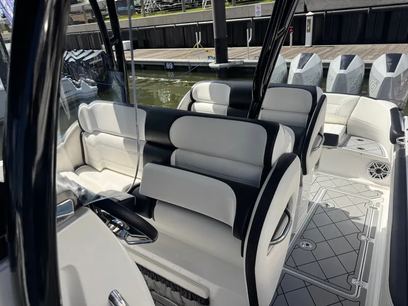 Slide: The Image of Nor-Tech 390 Sport 2025 - 15