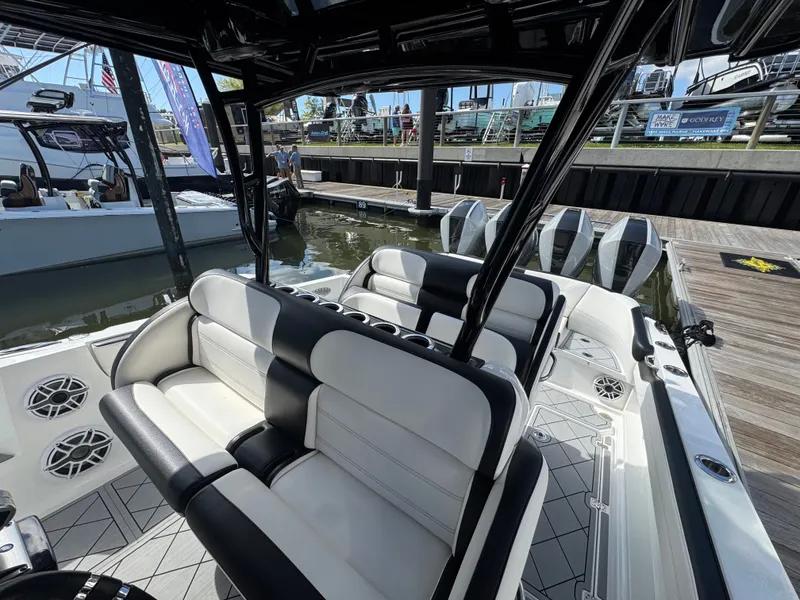 Slide: The Image of Nor-Tech 390 Sport 2025 - 4