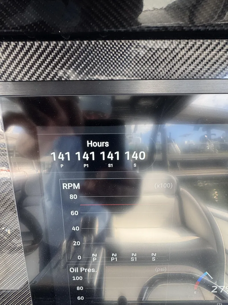 Slide: The Image of Nor-Tech 390 Sport 2025 - 5