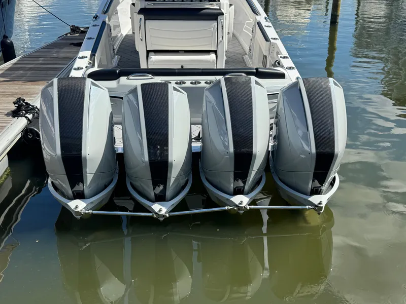 Slide: The Image of Nor-Tech 390 Sport 2025 - 6