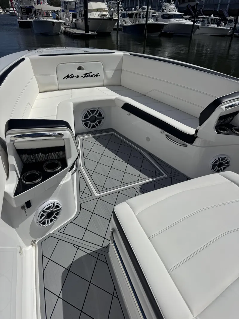 Slide: The Image of Nor-Tech 390 Sport 2025 - 9