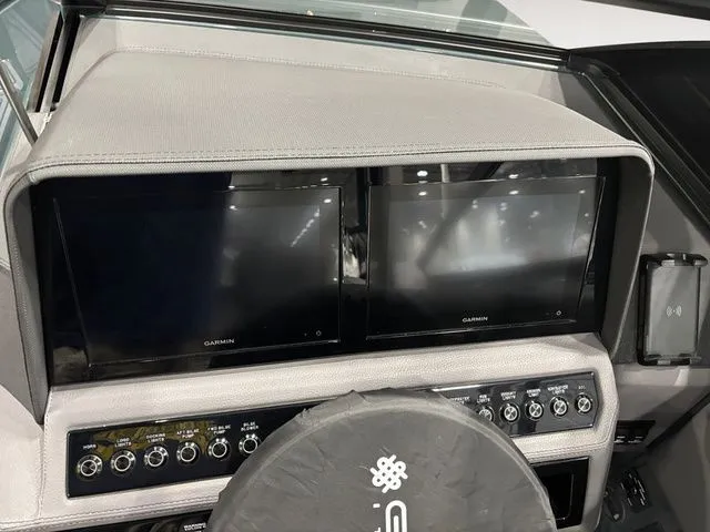 Slide: The Image of Cobalt R6 Surf 2026 - 11