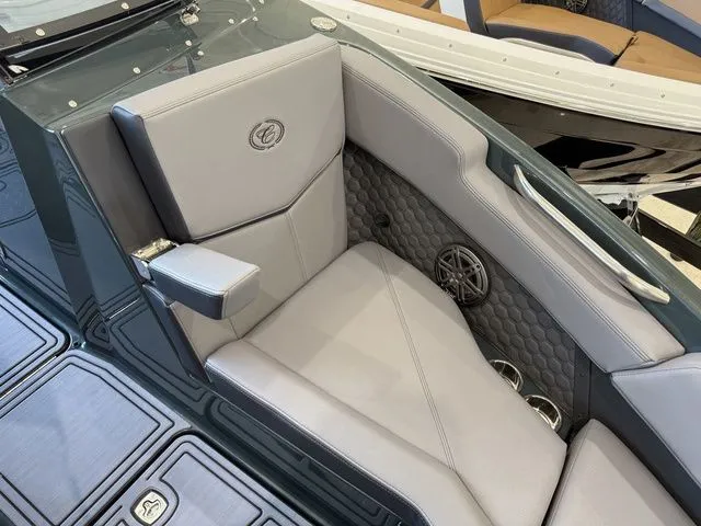 Slide: The Image of Cobalt R6 Surf 2026 - 30