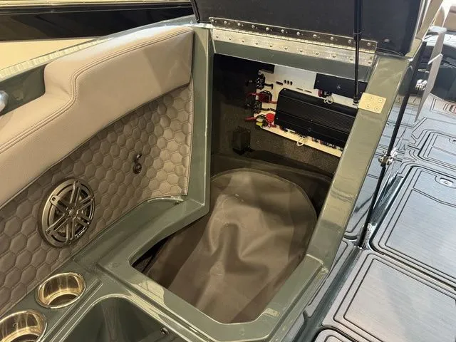 Slide: The Image of Cobalt R6 Surf 2026 - 33