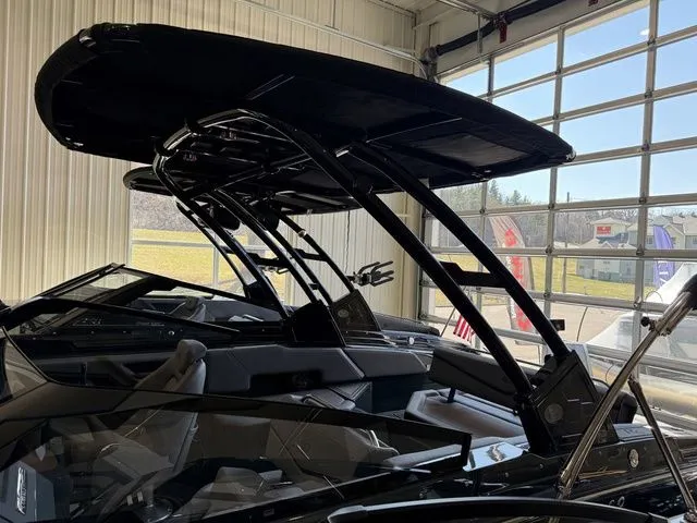 Slide: The Image of Cobalt R6 Surf 2026 - 38