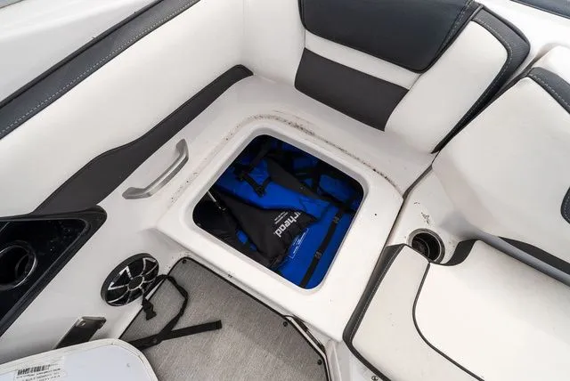 Slide: The Image of Yamaha AR195 2021 - 8