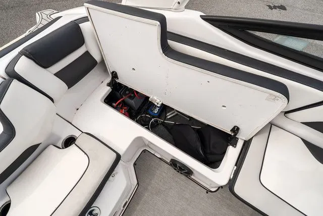 Slide: The Image of Yamaha AR195 2021 - 9