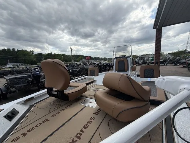 Slide: The Image of Xpress Xr21bay 2026 - 14