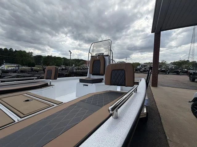 Slide: The Image of Xpress Xr21bay 2026 - 16