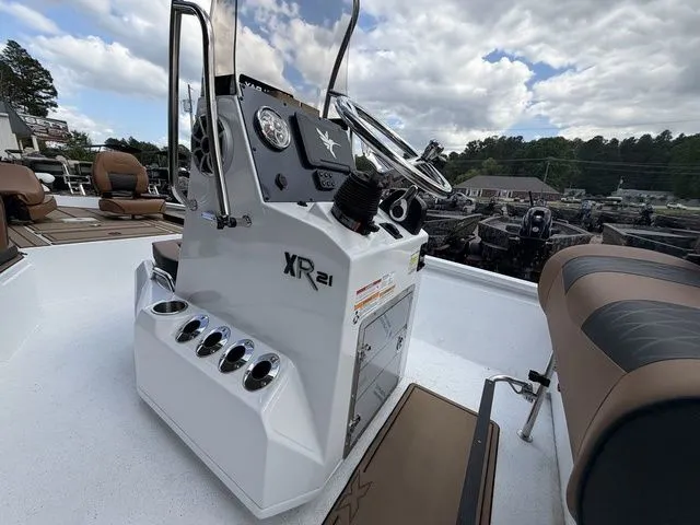 Slide: The Image of Xpress Xr21bay 2026 - 17