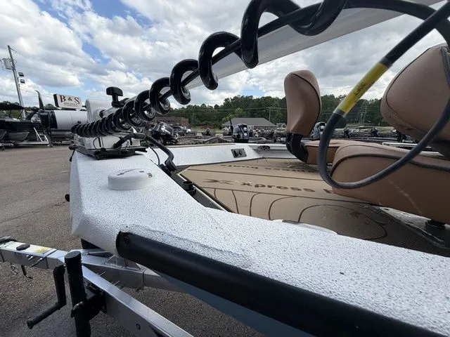 Slide: The Image of Xpress Xr21bay 2027 - 13