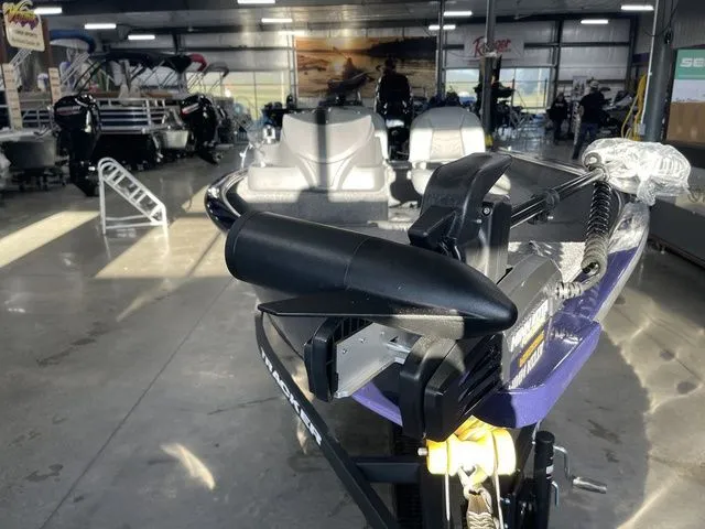 Slide: The Image of Tracker Super Guide V-16 SC 2026 - 11