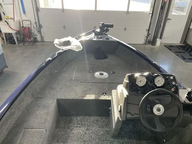 Slide: The Image of Tracker Super Guide V-16 SC 2026 - 13