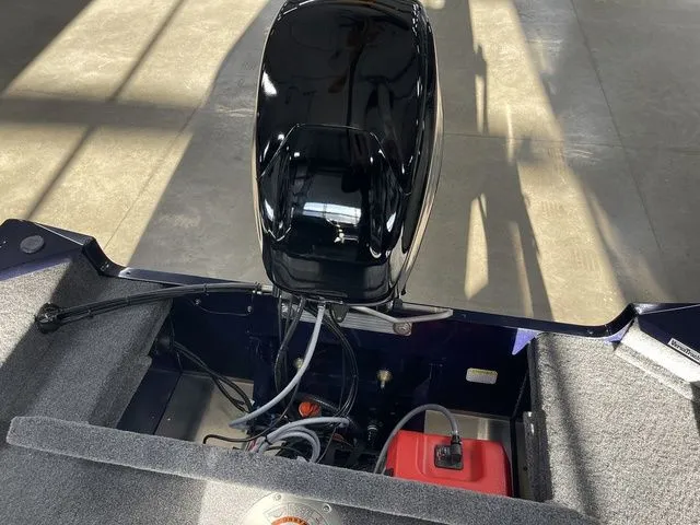 Slide: The Image of Tracker Super Guide V-16 SC 2026 - 37