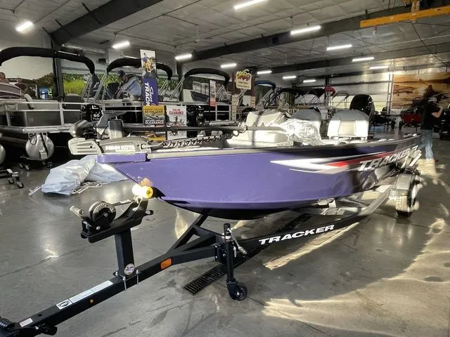 Slide: The Image of Tracker Super Guide V-16 SC 2026 - 9