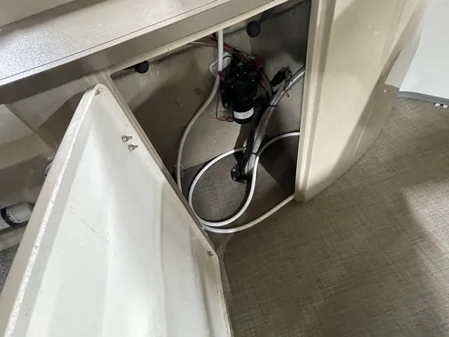 Slide: The Image of Regency 220 DL3 150 L FourStroke 2016 - 32