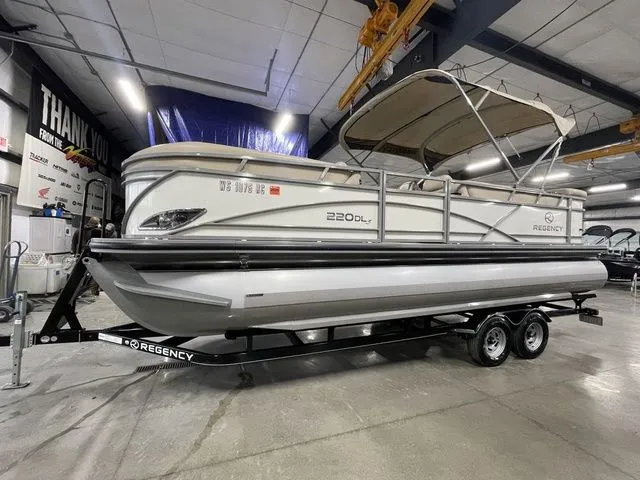 Slide: The Image of Regency 220 DL3 150 L FourStroke 2016 - 6