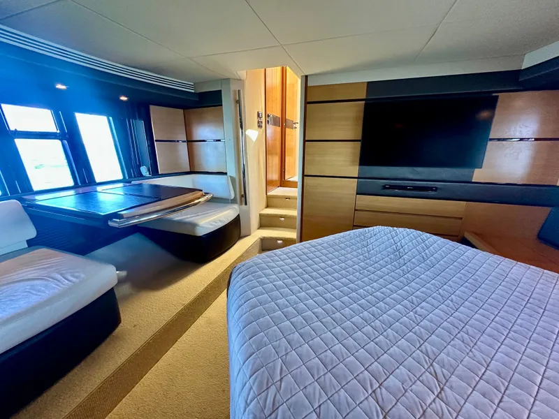 Slide: The Image of Azimut Fly 53 2011 - 31