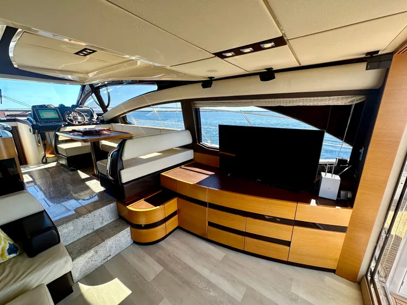 Slide: The Image of Azimut Fly 53 2011 - 42