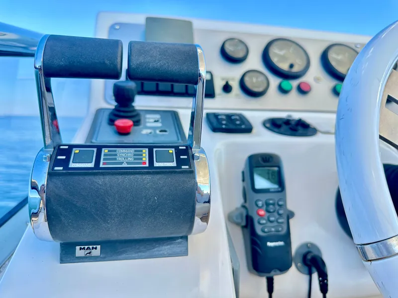 Slide: The Image of Azimut Fly 53 2011 - 26