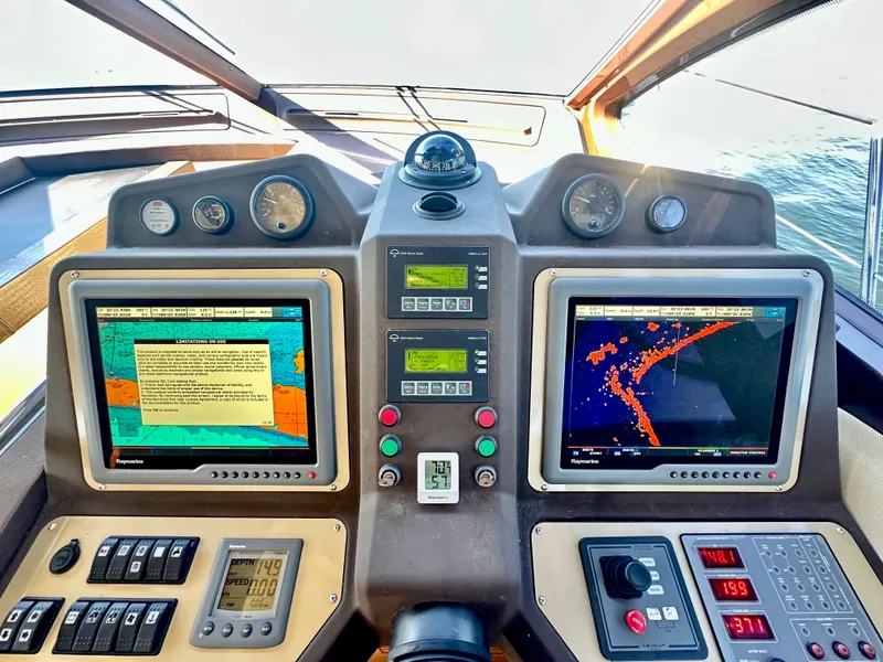 Slide: The Image of Azimut Fly 53 2011 - 20