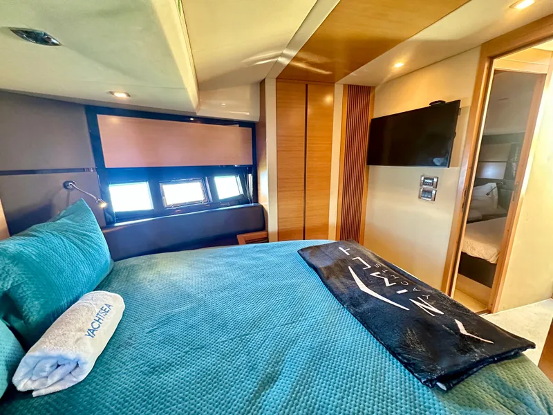 Slide: The Image of Azimut Fly 53 2011 - 36