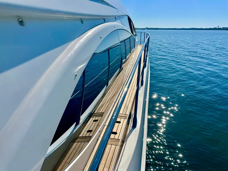 Slide: The Image of Azimut Fly 53 2011 - 23