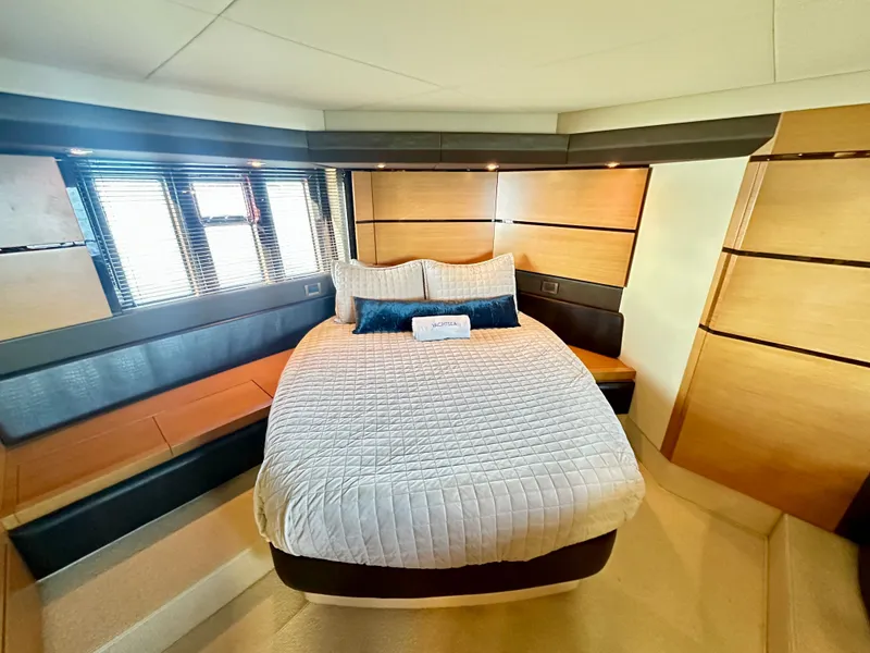 Slide: The Image of Azimut Fly 53 2011 - 29