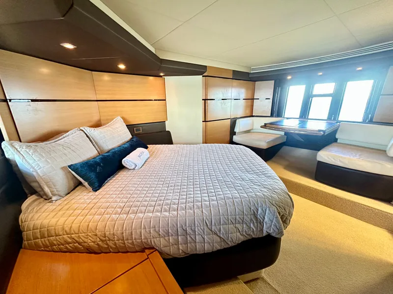 Slide: The Image of Azimut Fly 53 2011 - 30