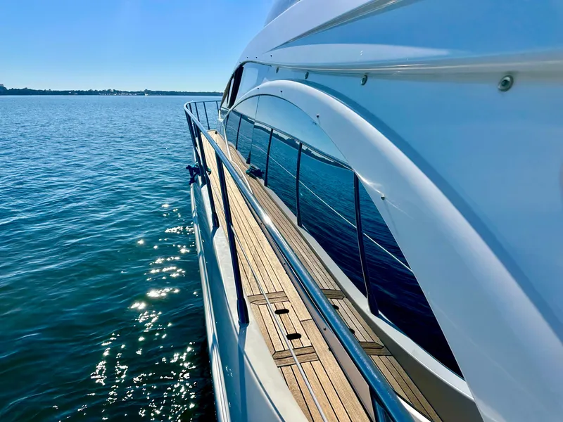 Slide: The Image of Azimut Fly 53 2011 - 22