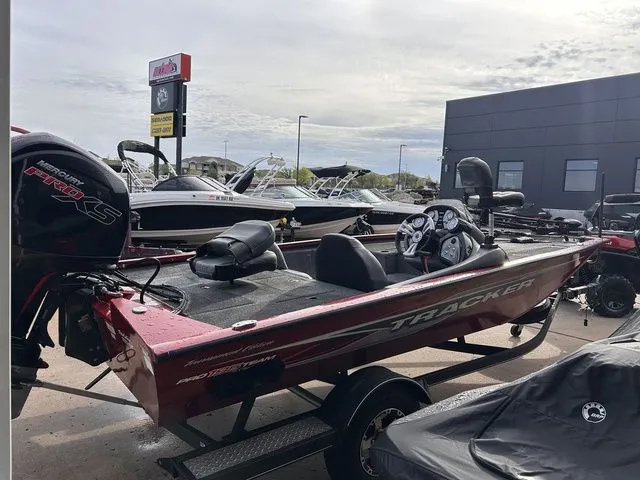 Slide: The Image of Tracker Pro Team 195 TXW 2020 - 6