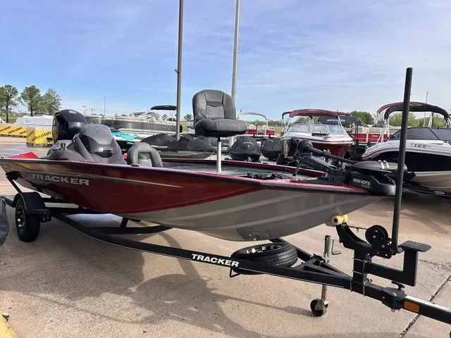 Slide: The Image of Tracker Pro Team 195 TXW 2020 - 7