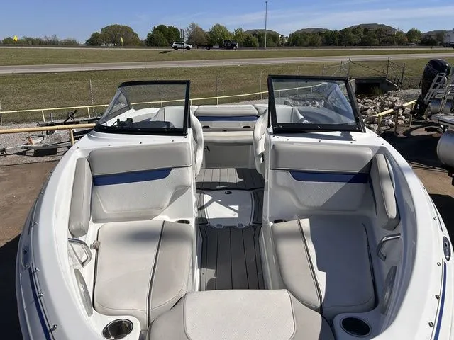 Slide: The Image of Tahoe 700 2019 - 10