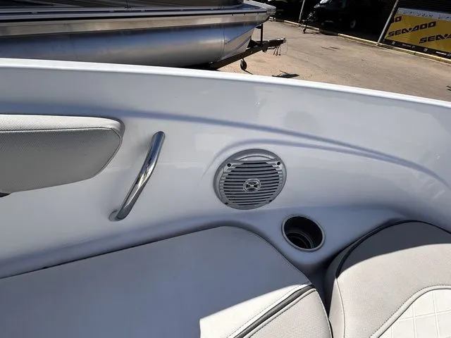 Slide: The Image of Tahoe 700 2019 - 14